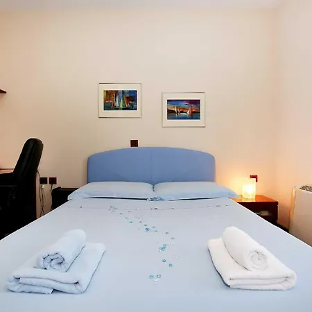 5* Seaview Clara For 12+ Guests, *