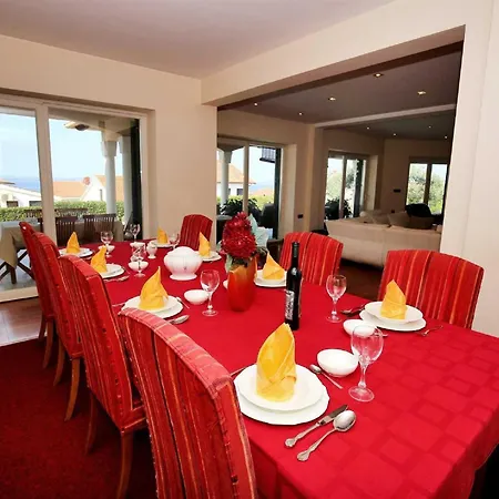 5* Seaview Clara For 12+ Guests, Kožino