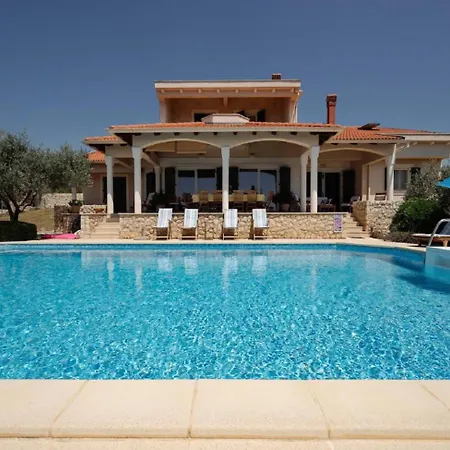 5* Seaview Clara For 12+ Guests,