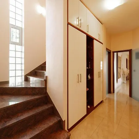 Villa 5* Seaview Clara For 12+ Guests, Kožino