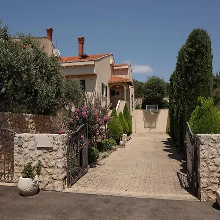 5* Seaview Clara For 12+ Guests,