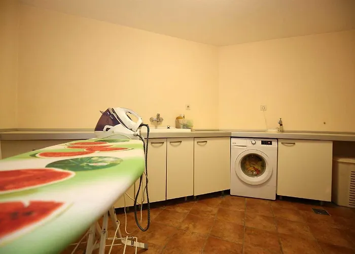 5* Seaview Clara For 12+ Guests, Vila
