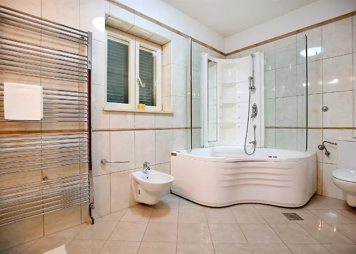 5* Seaview Clara For 12+ Guests, Vila *