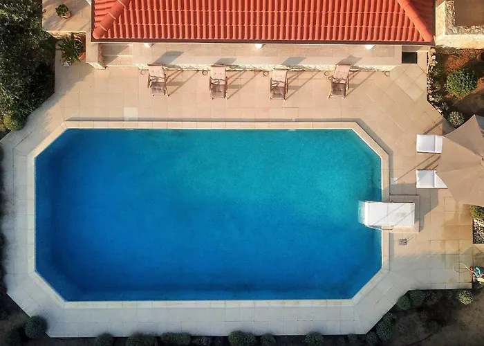 5* Seaview Clara For 12+ Guests,