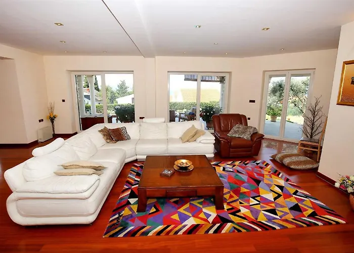 5* Seaview Clara For 12+ Guests, * Kozino