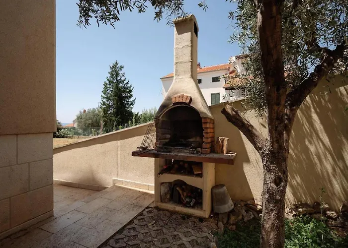 5* Seaview Clara For 12+ Guests, Vila Kozino