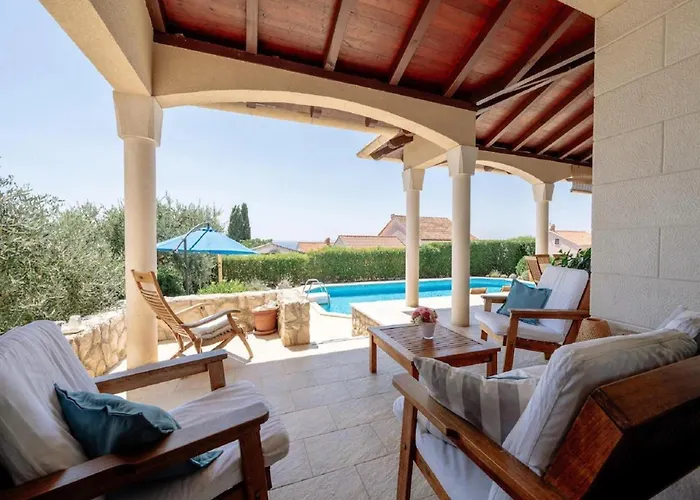 5* Seaview Clara For 12+ Guests, Kozino