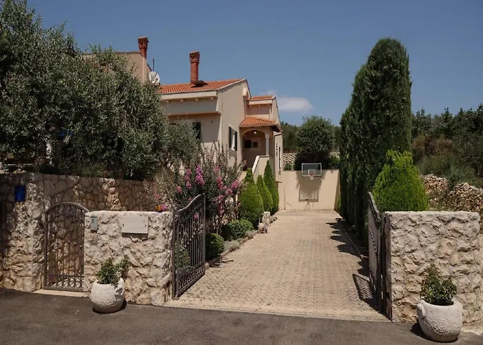 5* Seaview Clara For 12+ Guests,