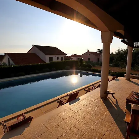 빌라 5* Seaview Clara For 12+ Guests, Kožino