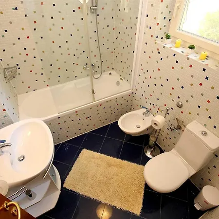 5* Seaview Clara For 12+ Guests, 빌라 *