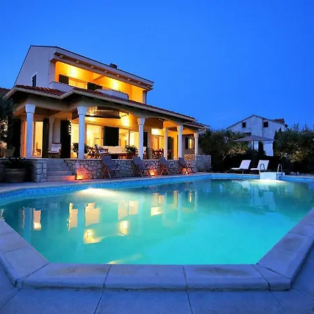 빌라 5* Seaview Clara For 12+ Guests, Kožino