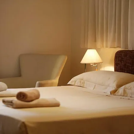 5* Seaview Clara For 12+ Guests, *