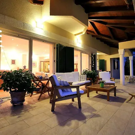 5* Seaview Clara For 12+ Guests, 빌라 Kožino