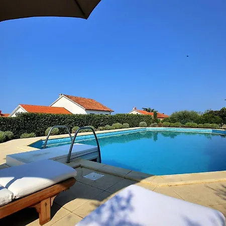 5* Seaview Clara For 12+ Guests,