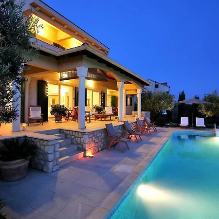 빌라 5* Seaview Clara For 12+ Guests,