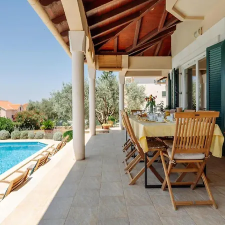 别墅 5* Seaview Clara For 12+ Guests, Kožino