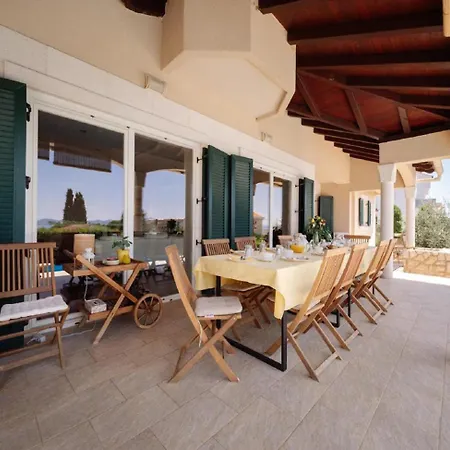 5* Seaview Clara For 12+ Guests, *
