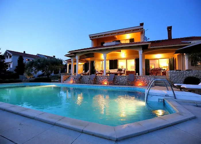 5* Seaview Clara For 12+ Guests,