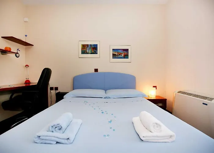 5* Seaview Clara For 12+ Guests, *